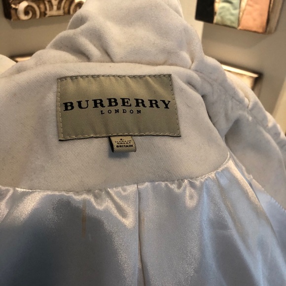 - Pre owned Burberry Cream Coat with Bell sl… - Picture 3 of 8